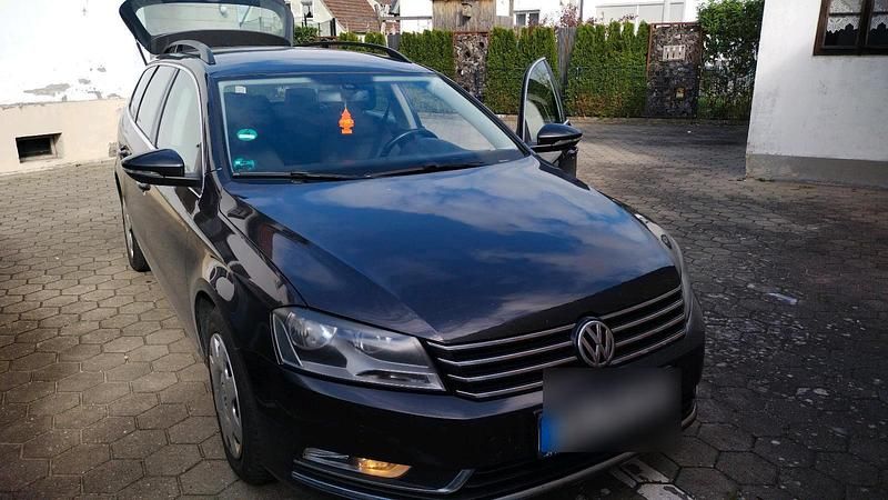 Braun Gebraucht 2011 VW Passat Kombi | 6.755 € (Fairer Preis) - Bild 1/1