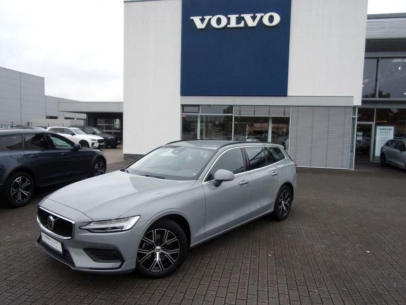 Grau Gebraucht 2023 Volvo V60 Core Kombi | 30.900 € (Guter Preis) - Bild 1/4