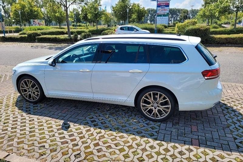 Gebraucht VW Passat Highline 150 PS (110 kW) 2018 Weiß Kombi