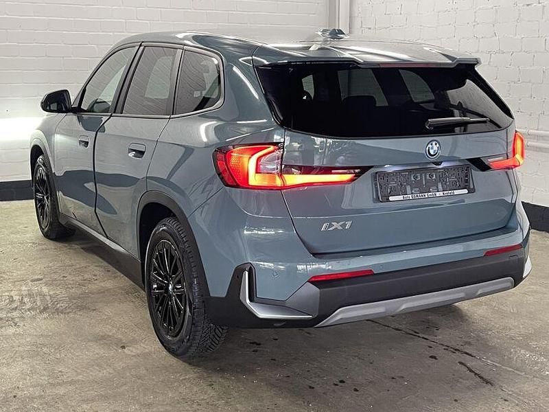 Gebraucht BMW iX1 230 kW (313 PS) 2023 Cape york gruen metallic SUV