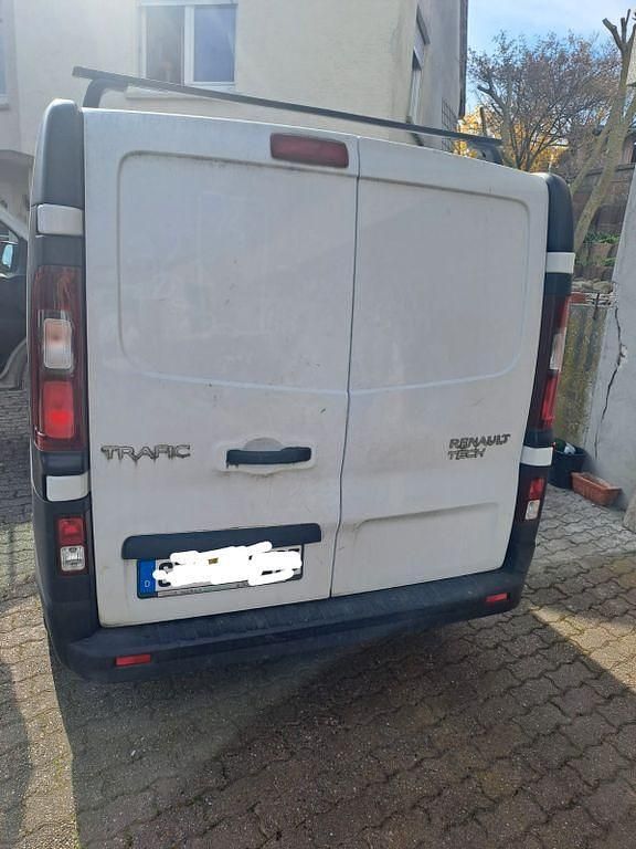Gebraucht Renault Trafic 95 PS (69 kW) 2018 Weiß Van / Kleinbus