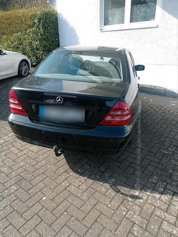 Gebraucht Mercedes C220 143 PS (105 kW) 2002 Schwarz Limousine