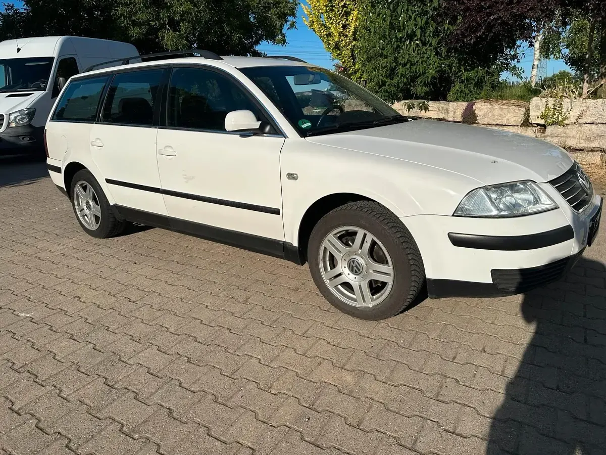 Gebraucht VW Passat 116 PS (85 kW) 2001 Weiß Kombi