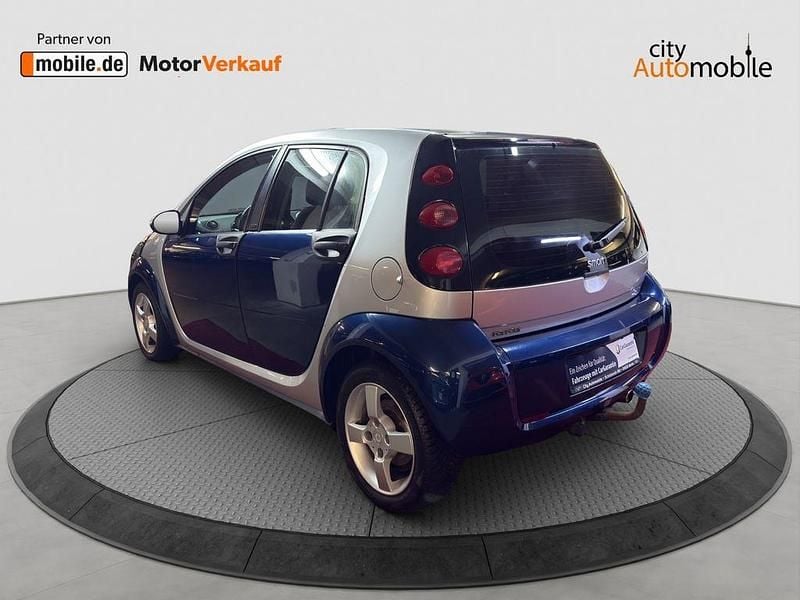 Używany Smart ForFour Passion 95 KM (69 kW) 2004 Niebieski Hatchback