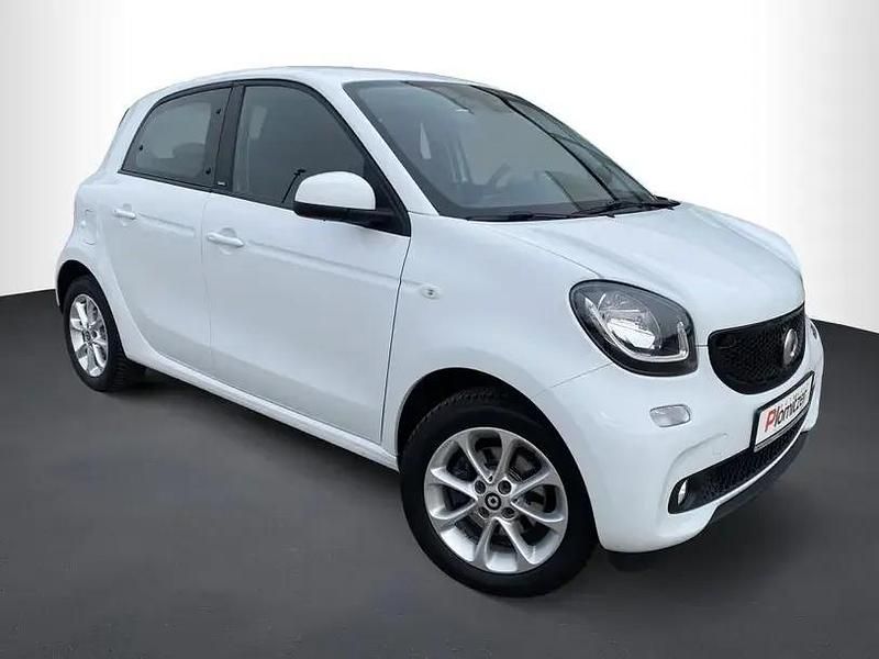 Second-hand Smart ForFour Passion 71 CP (52 kW) 2019 Alb Hatchback