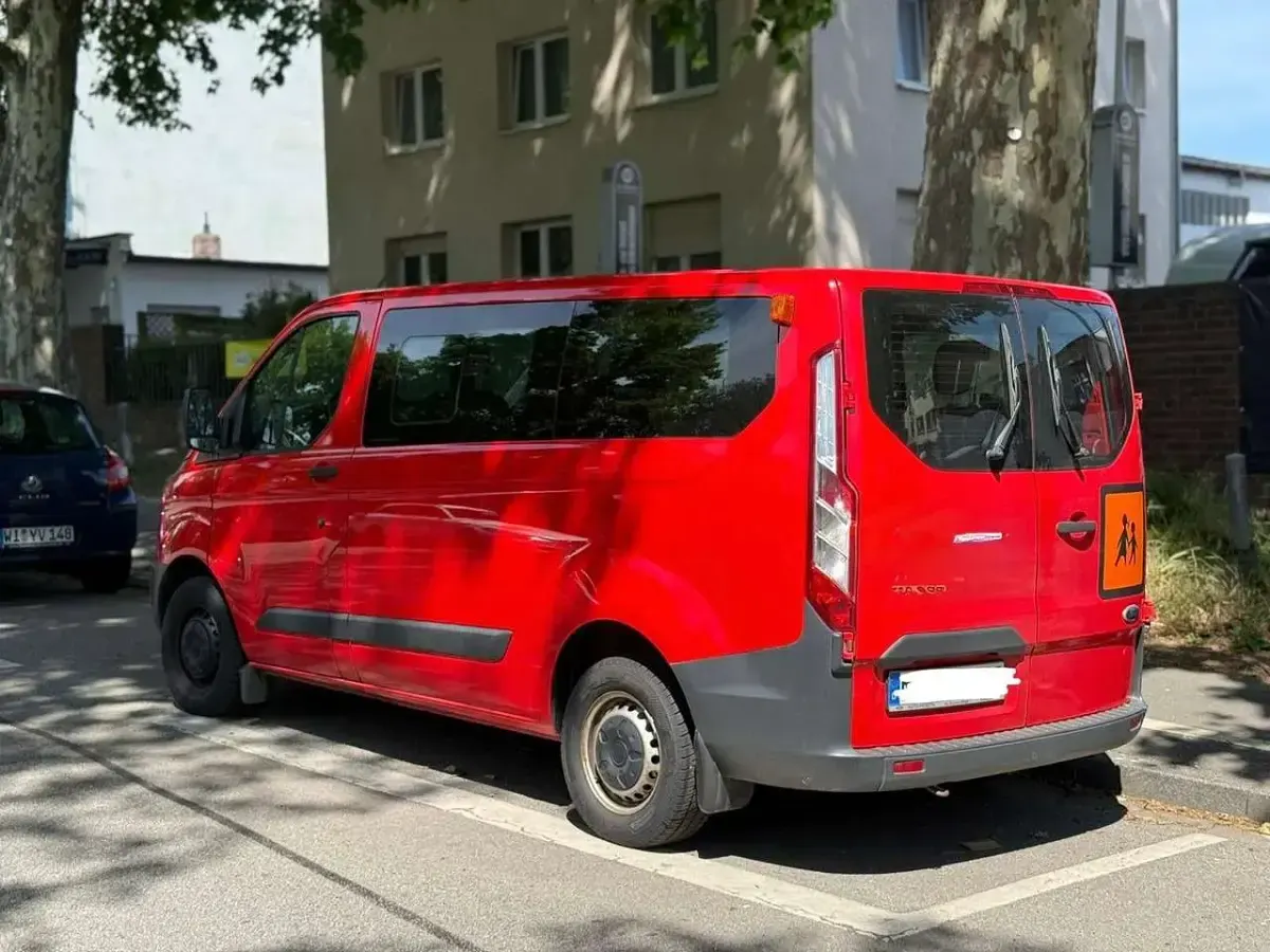 Gebraucht Ford Transit 101 PS (74 kW) 2014 Race red Van / Kleinbus