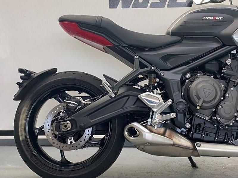 Gebraucht Triumph Moss 2022 Grau