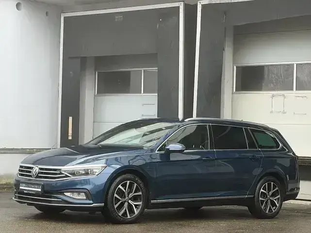 Używany VW Passat Elegance 200 KM (147 kW) 2022 Niebieski Sedan/Limuzyna