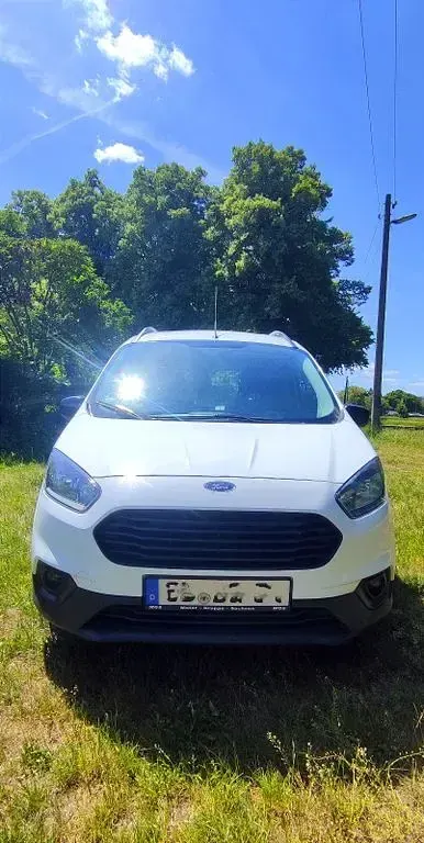 Gebraucht Ford Transit Courier 101 PS (74 kW) 2021 Weiß Van