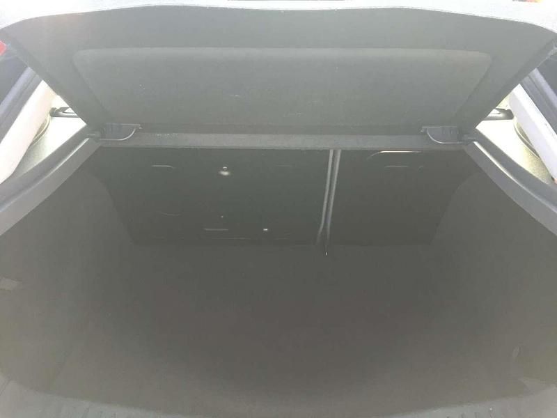 Gebraucht Ford Focus Trend 101 PS (74 kW) 2005 Silber (metallic) Limousine