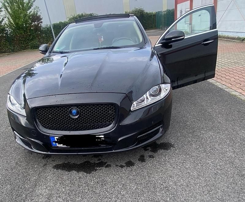 Schwarz Gebraucht 2010 Jaguar XJ Limousine | 13.500 € (Etwas zu teuer) - Bild 1/4