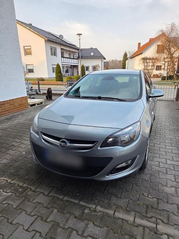 Gebraucht Opel Astra 119 PS (87 kW) 2012 Silber Kombi