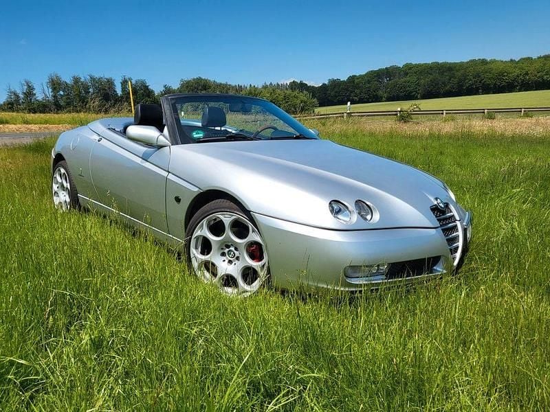Silber Gebraucht 2003 Alfa Romeo Spider Cabrio | 7.999 € (Etwas zu teuer) - Bild 1/4