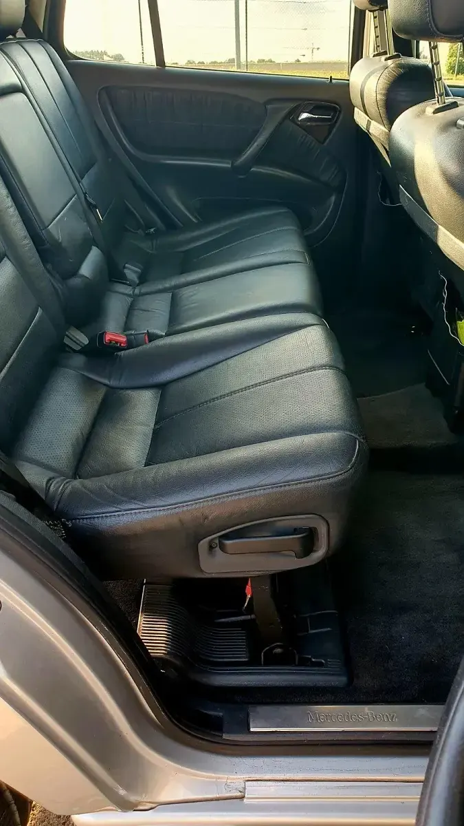 Gebraucht Mercedes ML270 163 PS (119 kW) 2001 Grau SUV