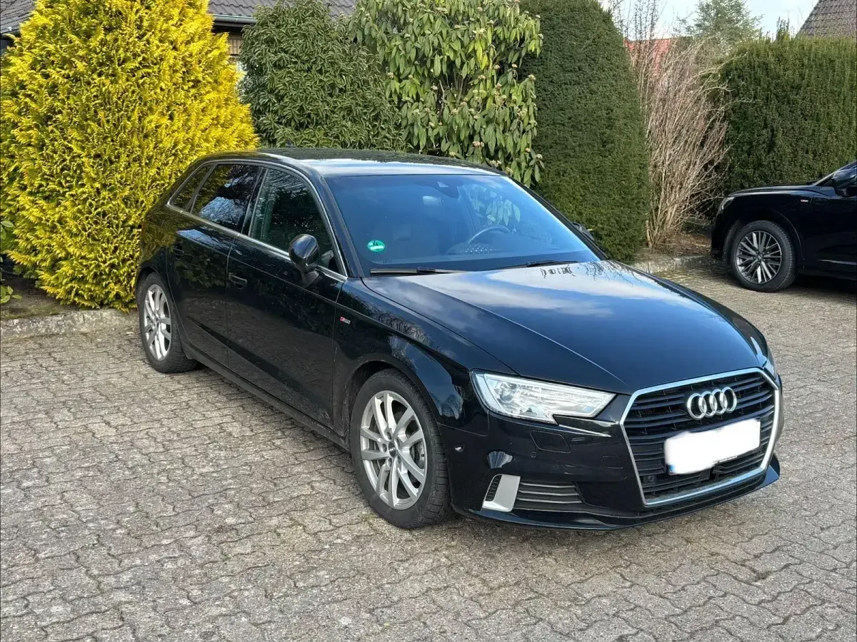 Używany Audi A3 S-Line 150 KM (110 kW) 2018 Czarny Sedan/Limuzyna