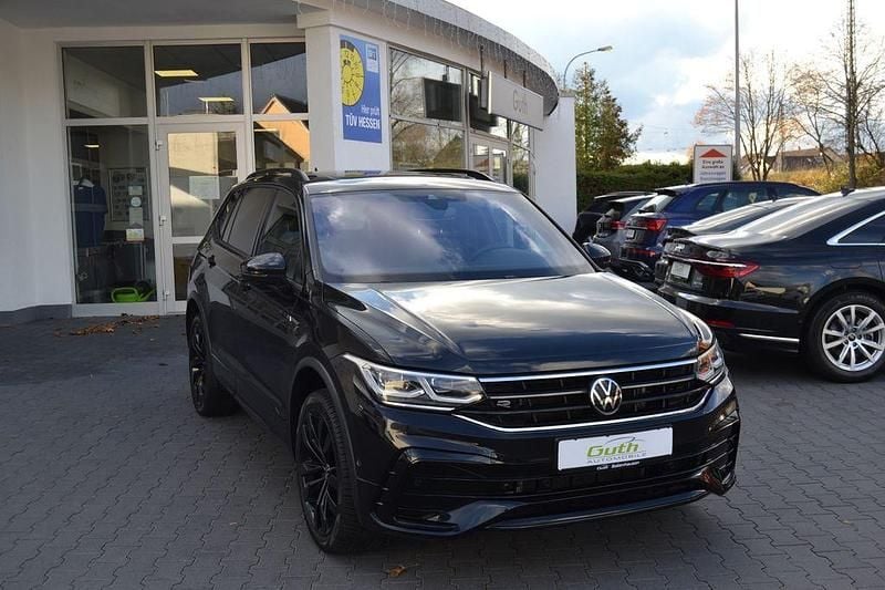 Schwarz Gebraucht 2022 VW Tiguan R-line SUV | 35.990 € (Etwas zu teuer) - Bild 1/4