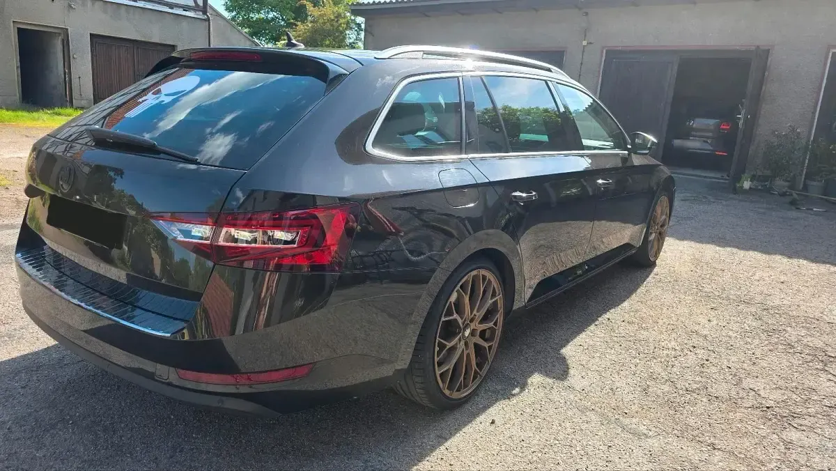 Gebraucht Skoda Superb 150 PS (110 kW) 2016 Braun Kombi