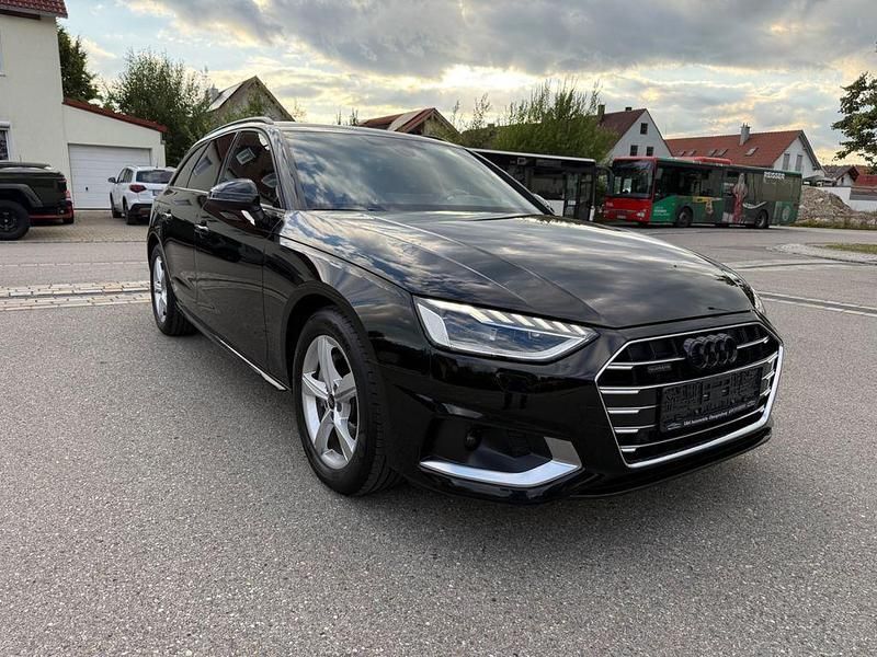 Gebraucht Audi A4 Advanced 204 PS (150 kW) 2022 Schwarz Kombi