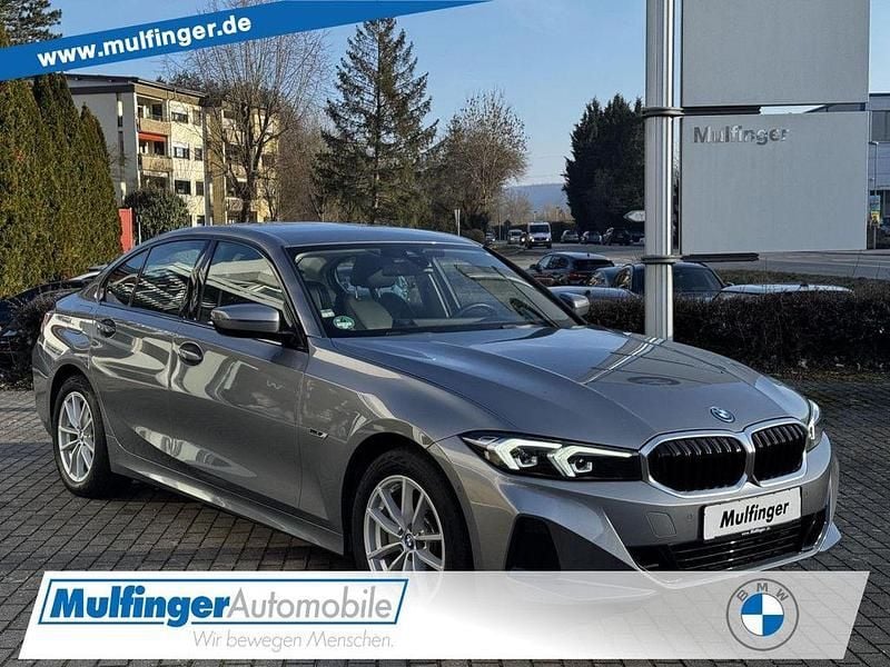 Gebraucht BMW 330e Sport Line 292 PS (214 kW) 2023 Skyscraper grau (metallic) Limousine