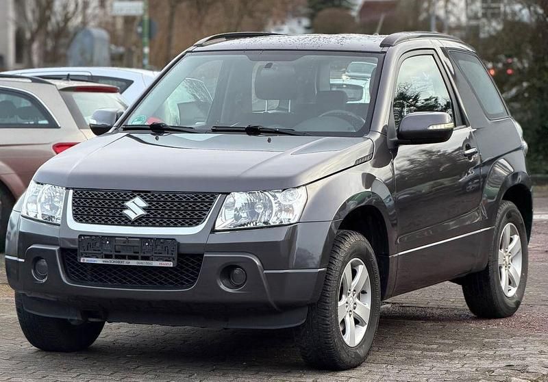 Grau Gebraucht 2012 Suzuki Grand Vitara SUV | 8.900 € (Teuer) - Bild 1/4