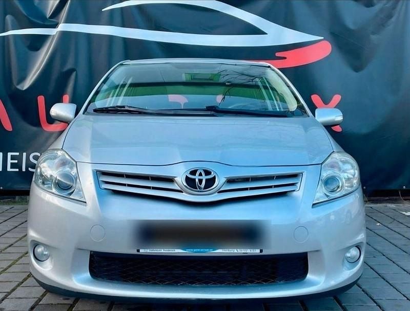 Silber Gebraucht 2010 Toyota Auris Life Limousine | 3.500 € (Guter Preis) - Bild 1/4