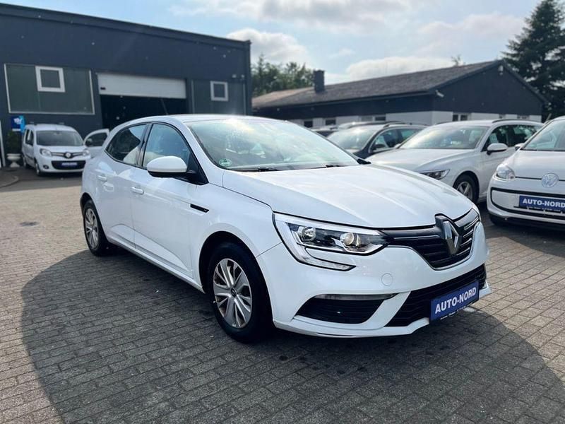 Weiß Gebraucht 2016 Renault Mégane IV Life Limousine | 7.490 € (Fairer Preis) - Bild 1/4