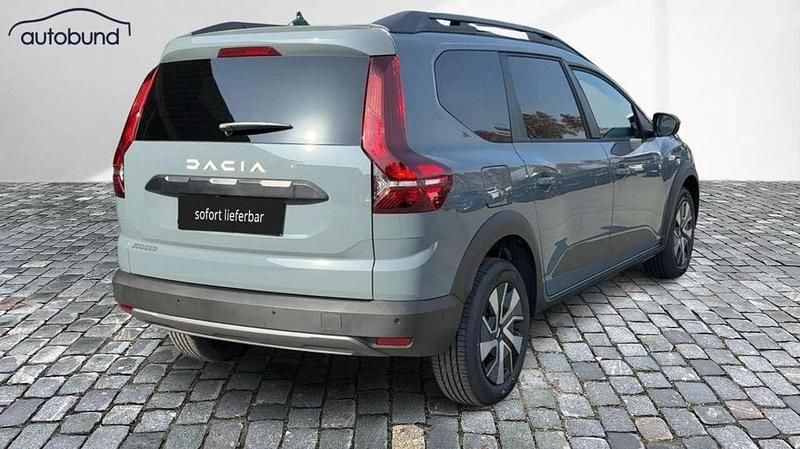 Neu Dacia Jogger Expression 110 PS (80 kW) 2025 Grau Van / Kleinbus