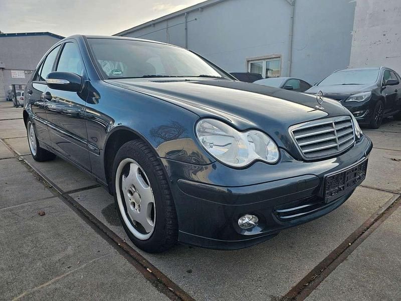 Gebraucht Mercedes C200 163 PS (119 kW) 2004 Smaragdschwarz  metalliclack Limousine