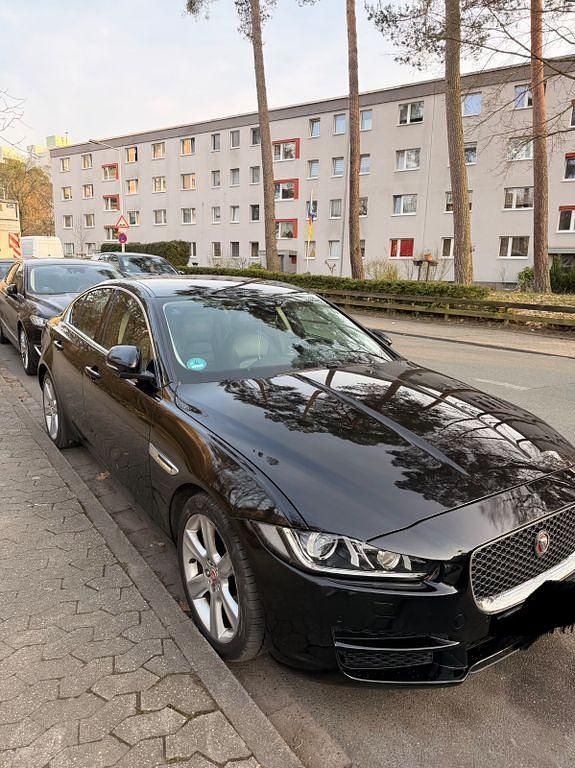 Gebraucht Jaguar XE Portfolio 179 PS (131 kW) 2016 Limousine