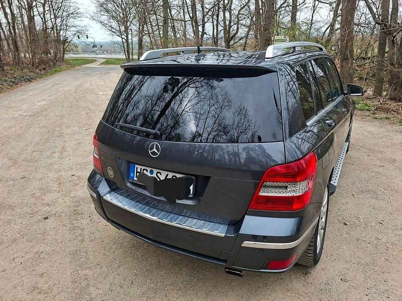 Grau Gebraucht 2011 Mercedes GLK250 SUV | 13.500 € (Fairer Preis) - Bild 1/4