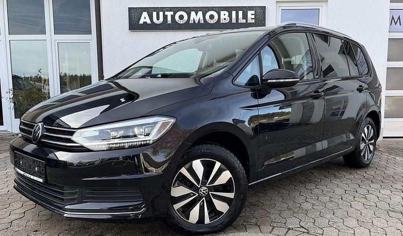 Gebraucht VW Touran Move 150 PS (110 kW) 2024 Deep black perleffekt Van / Kleinbus