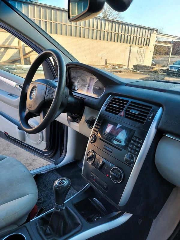 Gebraucht Mercedes B180 109 PS (80 kW) 2007 Blau Van / Kleinbus