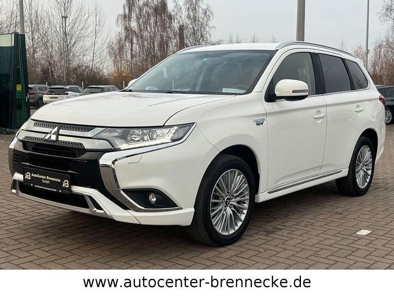 Gebraucht Mitsubishi Outlander P-HEV Basis 224 PS (164 kW) 2019 Weiß SUV