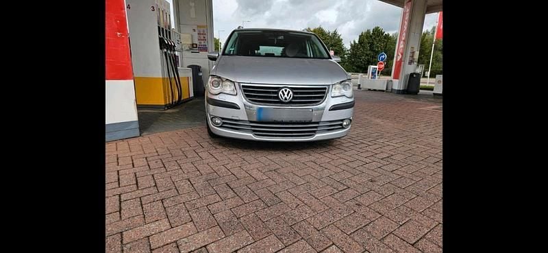Gebraucht VW Touran Highline 140 PS (102 kW) 2010 Silber Van / Kleinbus