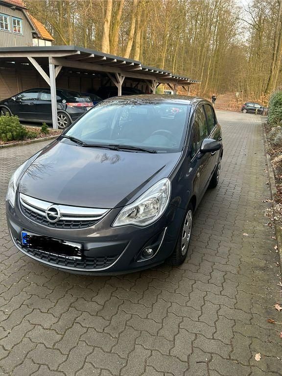 Grau Gebraucht 2013 Opel Corsa Active Limousine | 4.500 € (Fairer Preis) - Bild 1/4