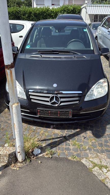 Schwarz Gebraucht 2009 Mercedes A180 Limousine | 2.699 € (Superpreis) - Bild 1/4