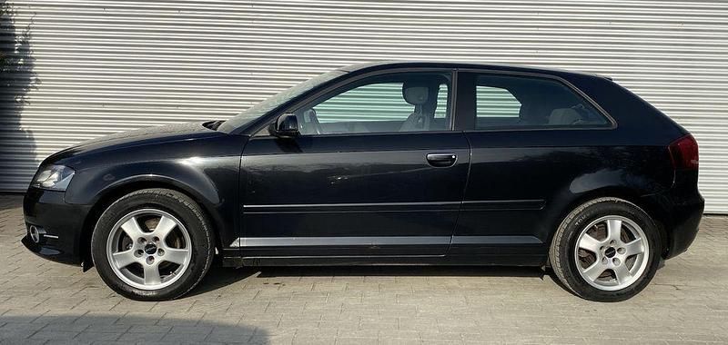 Gebraucht Audi A3 Attraction 105 PS (77 kW) 2012 Schwarz Kleinwagen