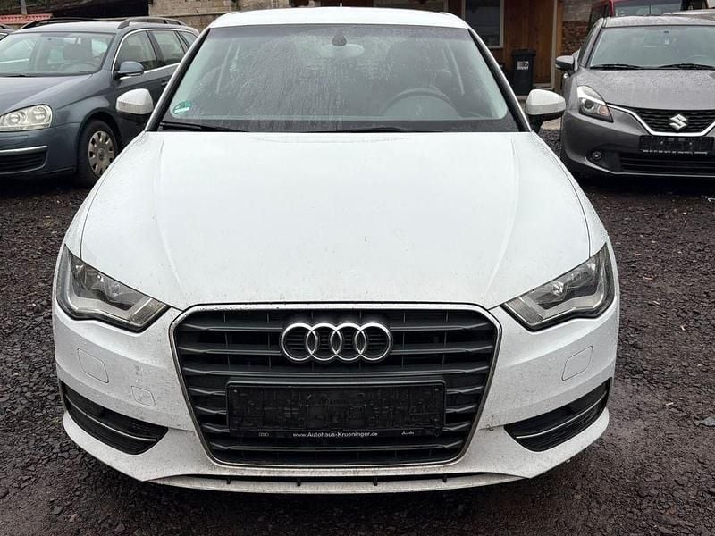 Gebraucht Audi A3 Attraction 105 PS (77 kW) 2014 Weiß Limousine