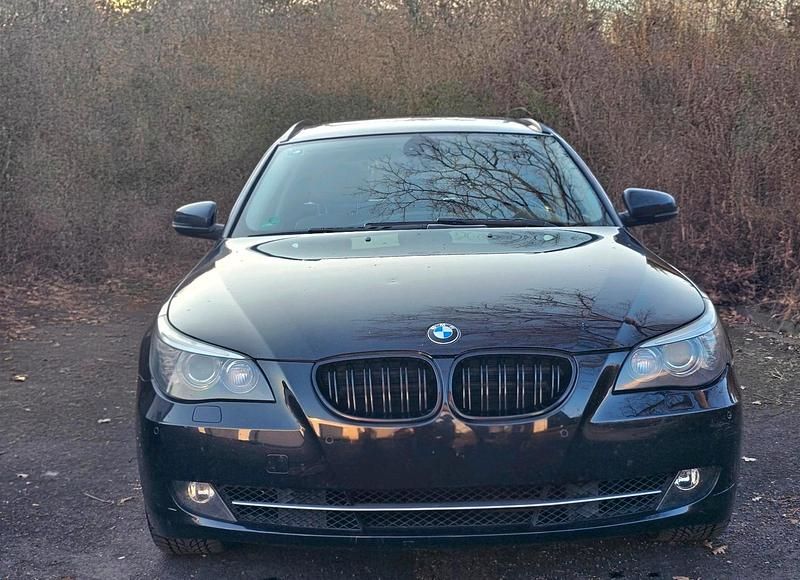 Gebraucht BMW 525 197 PS (144 kW) 2009 Schwarz Kombi