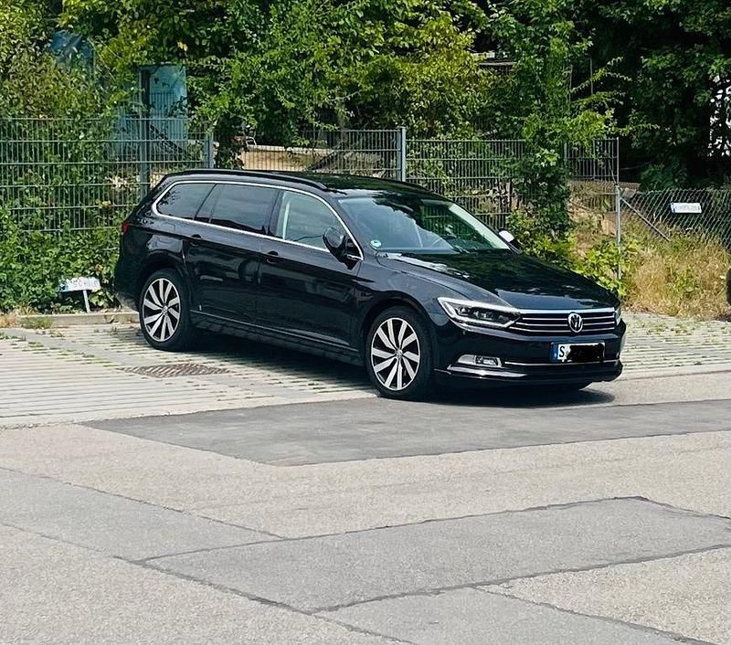 Schwarz Gebraucht 2019 VW Passat Elegance Kombi | 15.800 € (Fairer Preis) - Bild 1/4
