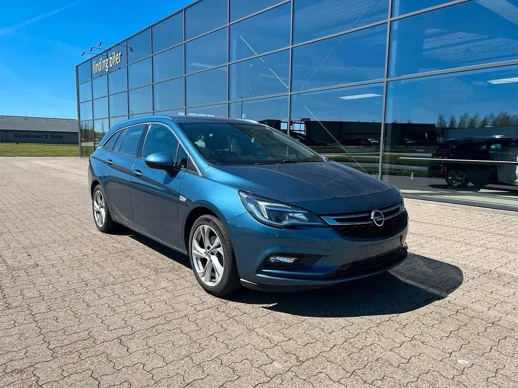 Usata Opel Astra Dynamic 150 CV (110 kW) 2017 Blu Station wagon
