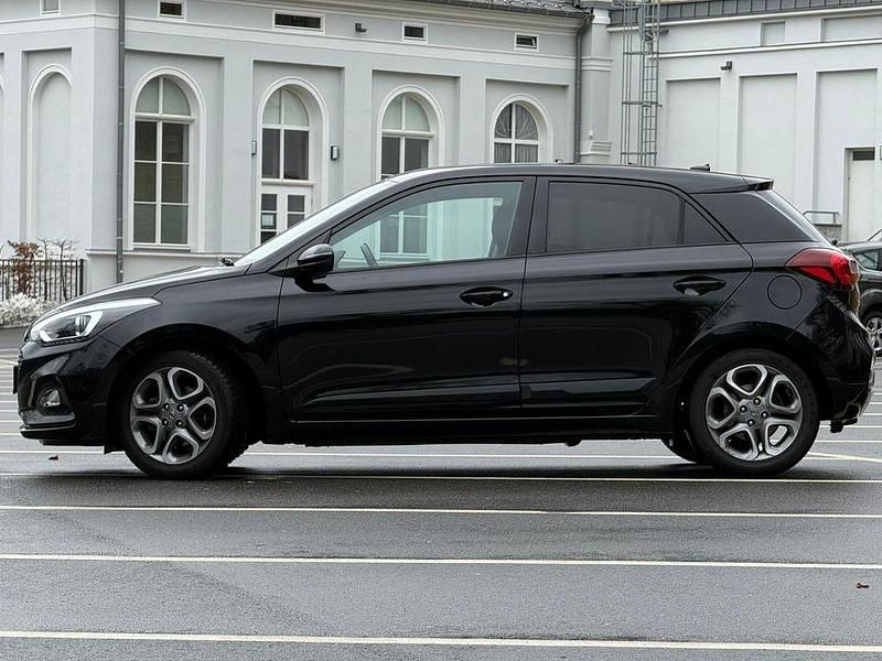 Gebraucht Hyundai i20 Active 101 PS (74 kW) 2019 Schwarz Kleinwagen