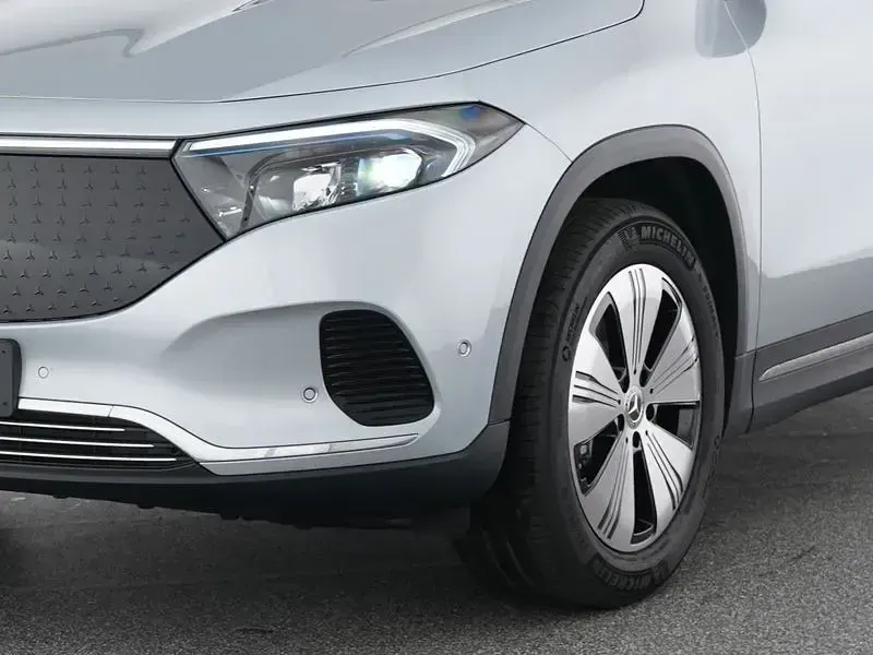Gebraucht Mercedes EQA250+ Progressive 139 kW (190 PS) 2025 Silber SUV
