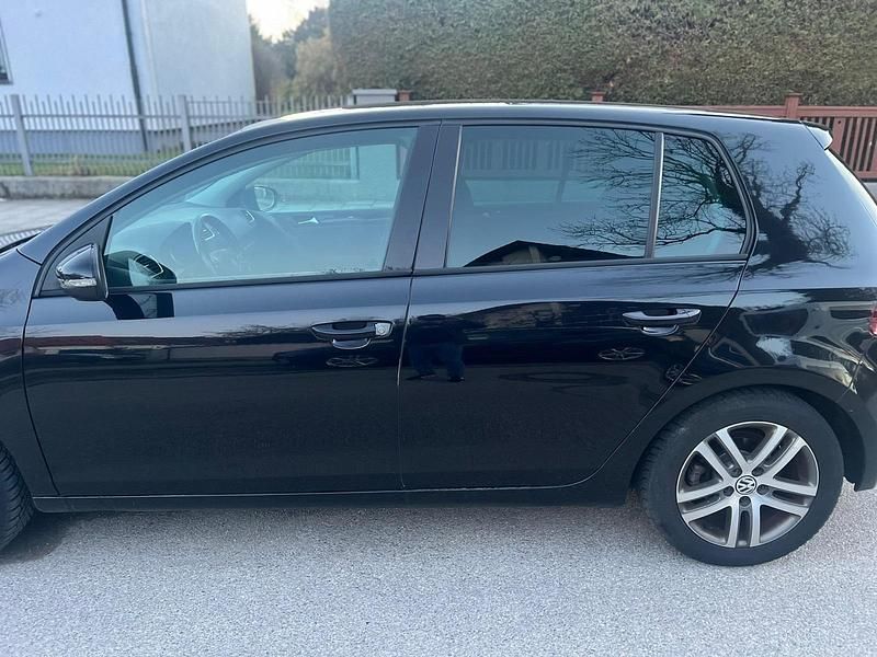 Gebraucht VW Golf VI 102 PS (75 kW) 2009 Schwarz Kleinwagen