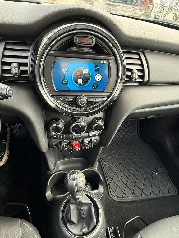 Gebraucht Mini ONE 102 PS (75 kW) 2019 Grau Kleinwagen