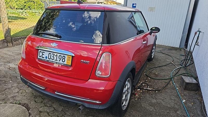 Gebraucht Mini ONE 90 PS (66 kW) 2006 Rot Kleinwagen