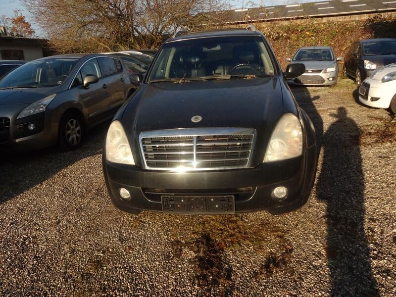 Schwarz Gebraucht 2007 Ssangyong (KGM) Rexton Quartz SUV | 2.500 € - Bild 1/4