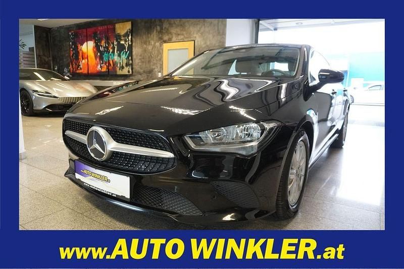 Schwarz Gebraucht 2020 Mercedes CLA180 Limousine | 23.970 € (Guter Preis) - Bild 1/4