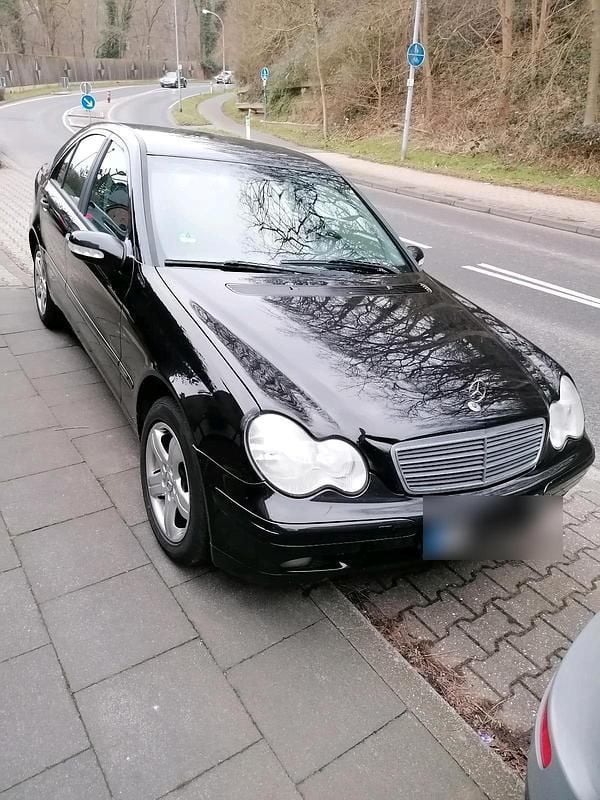 Schwarz Gebraucht 2004 Mercedes C200 Limousine | 2.200 € (Guter Preis) - Bild 1/4