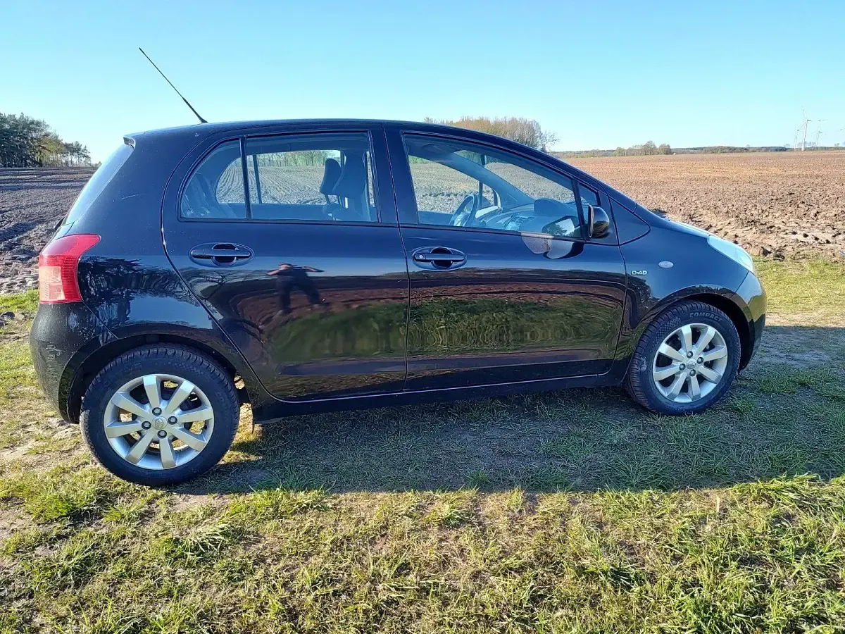 Gebraucht Toyota Yaris 90 PS (66 kW) 2008 Schwarz Kleinwagen